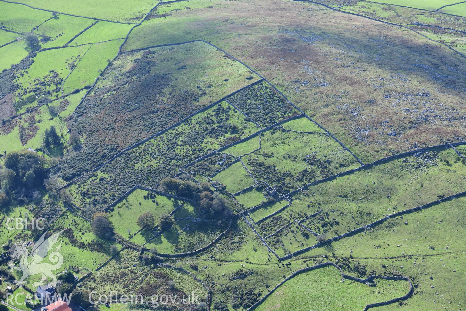 Cenin, hamlet and deserted landscape