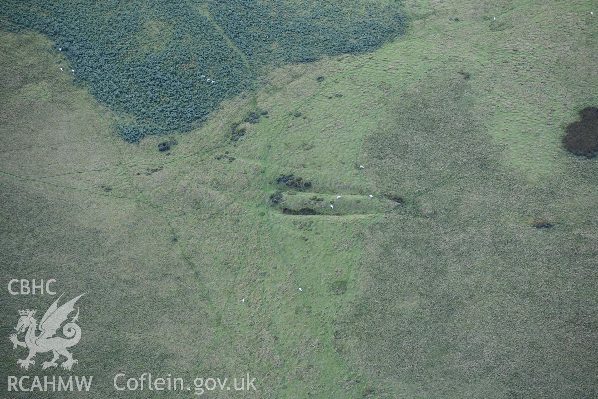 Bailey Bach round cairn and cist, view from east