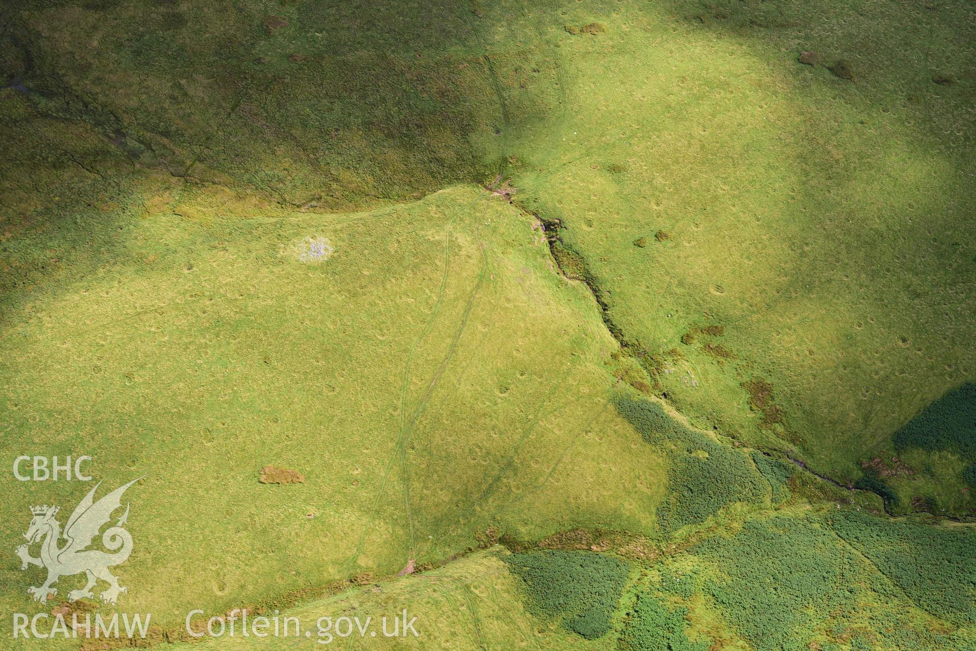 Garn Wen prehistoric cairn