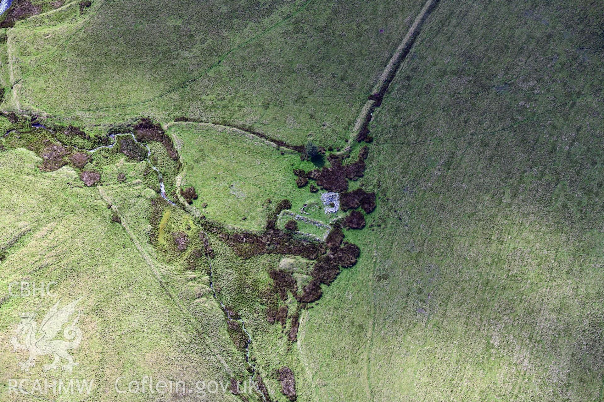 Ysgir fawr, deserted farmstead and fields