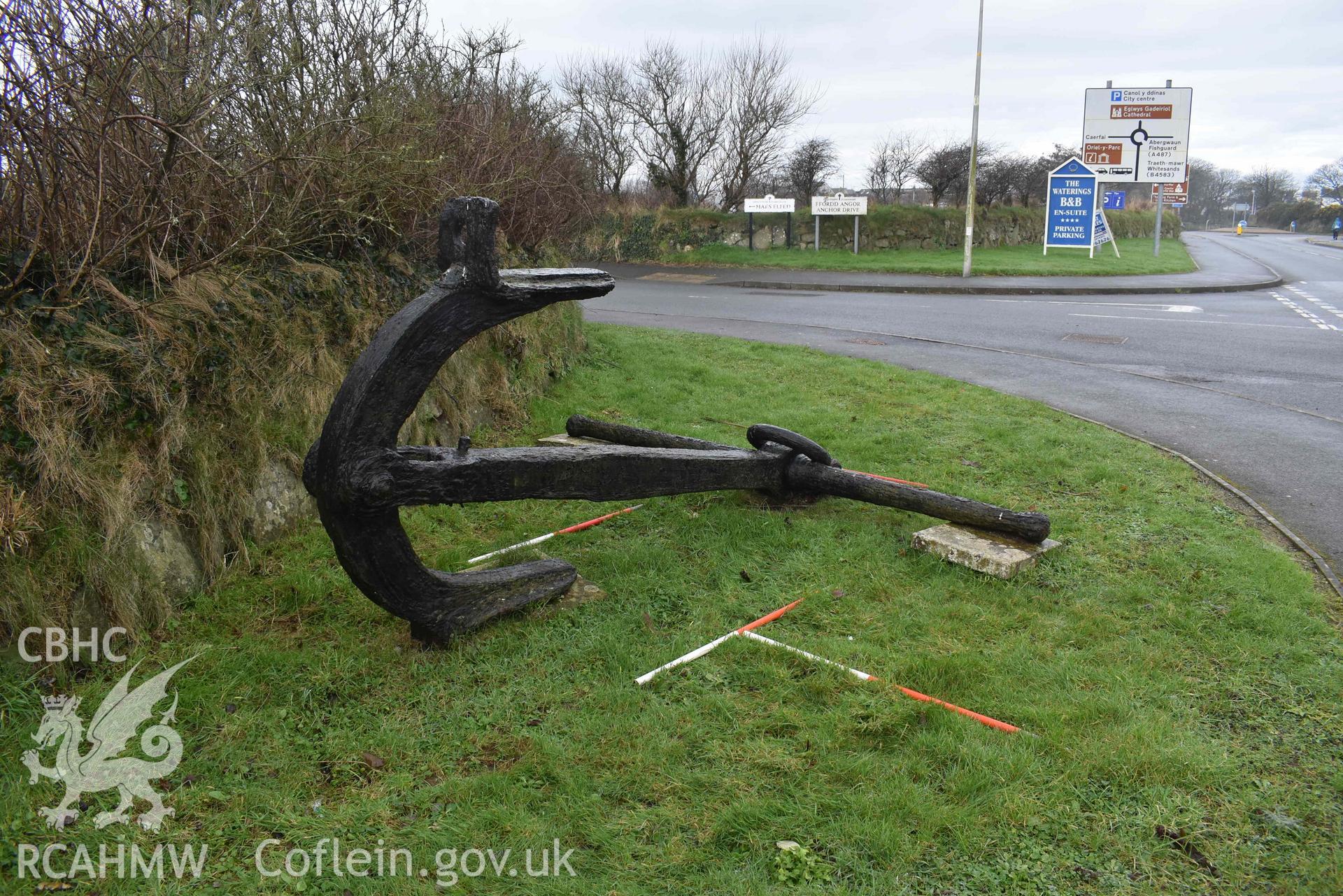 The anchor from the SS Colonian, wrecked in 1917, looking southwest, on 22/01/2025. Scales are 1m.