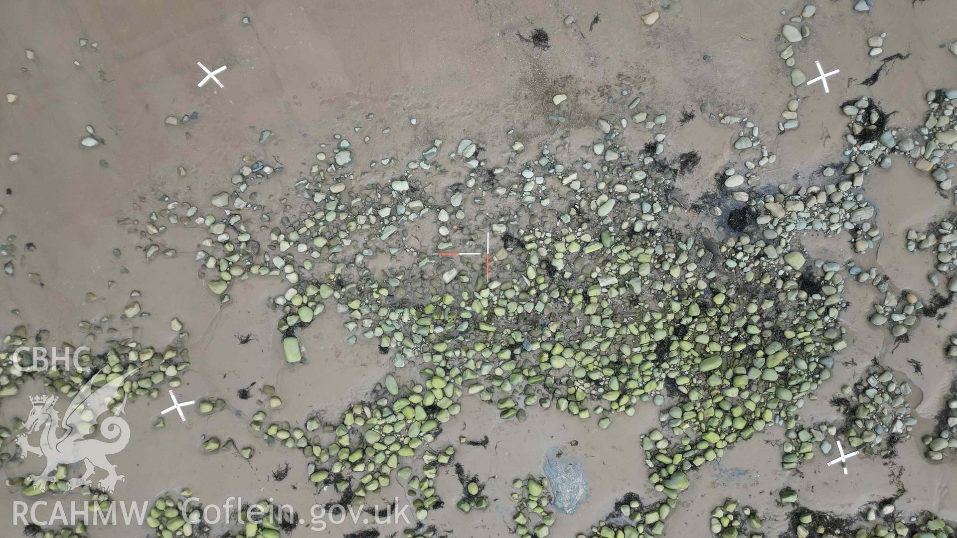 Overhead view of the shipwreck on Llandanwg Beach on 28/03/2025. North is to the left, scales are 1m,