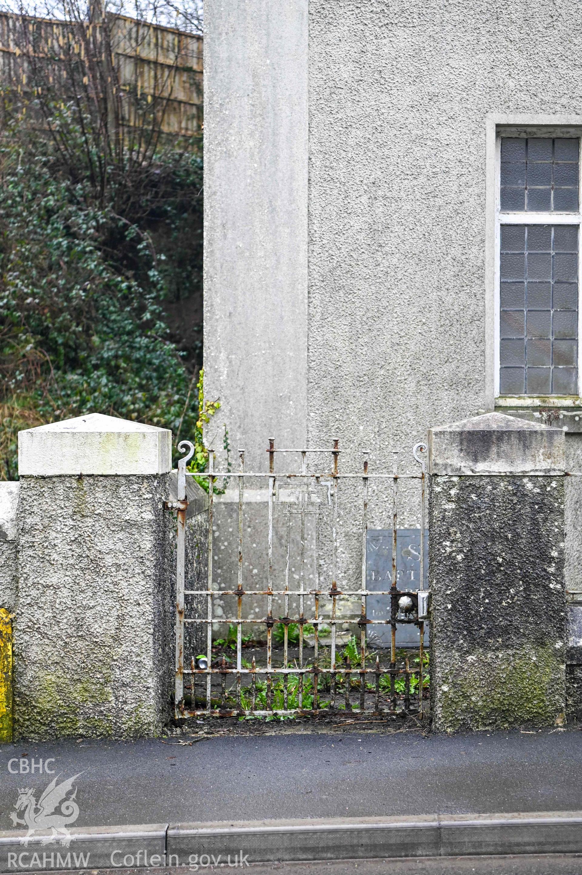 Seion Welsh Baptist Chapel - View of an entrance gate to the chapel, taken from North-West