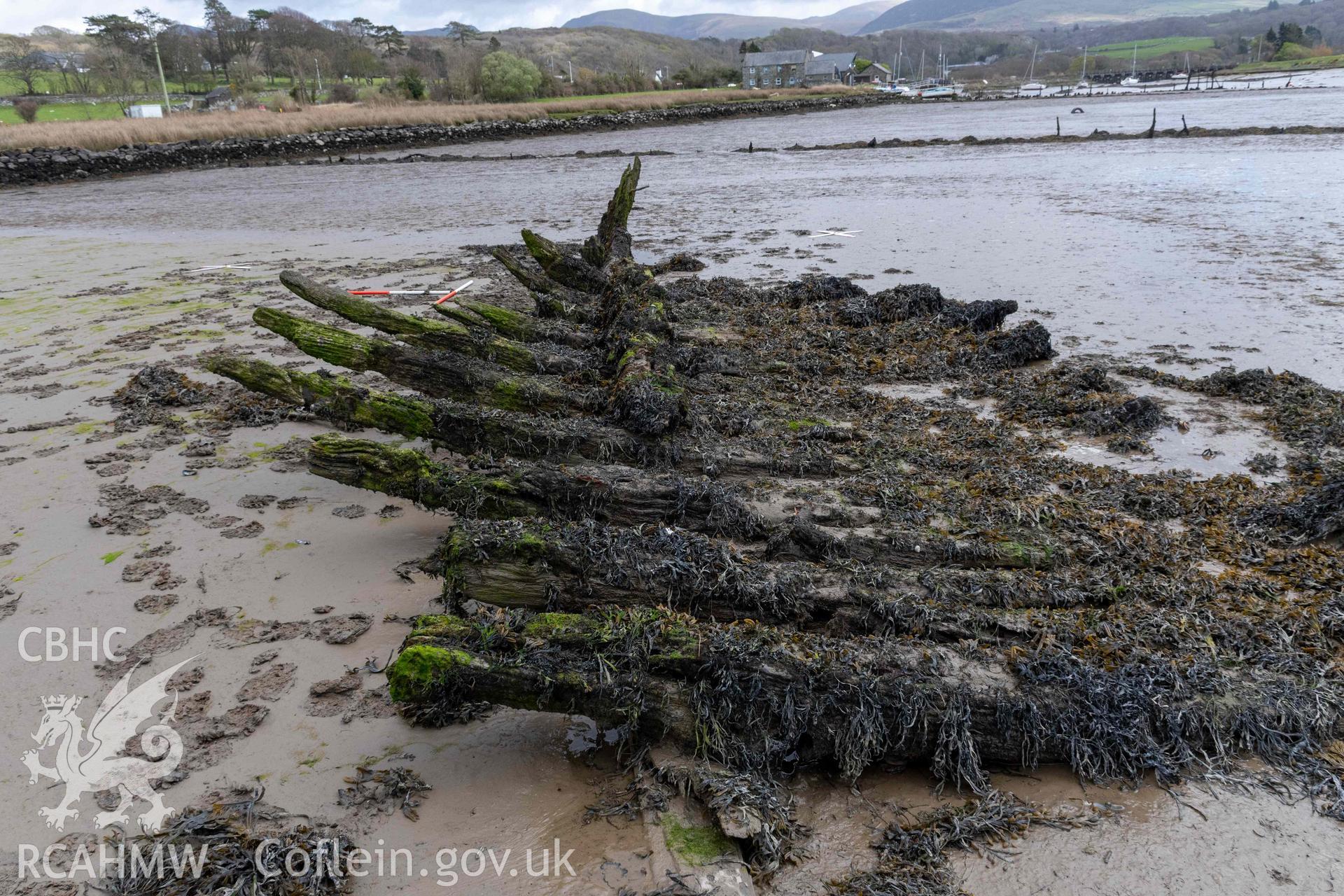 Framing and keelson, looking aft from amidships, of the wreck in the estuary at Pensarn on 28/03/2025.