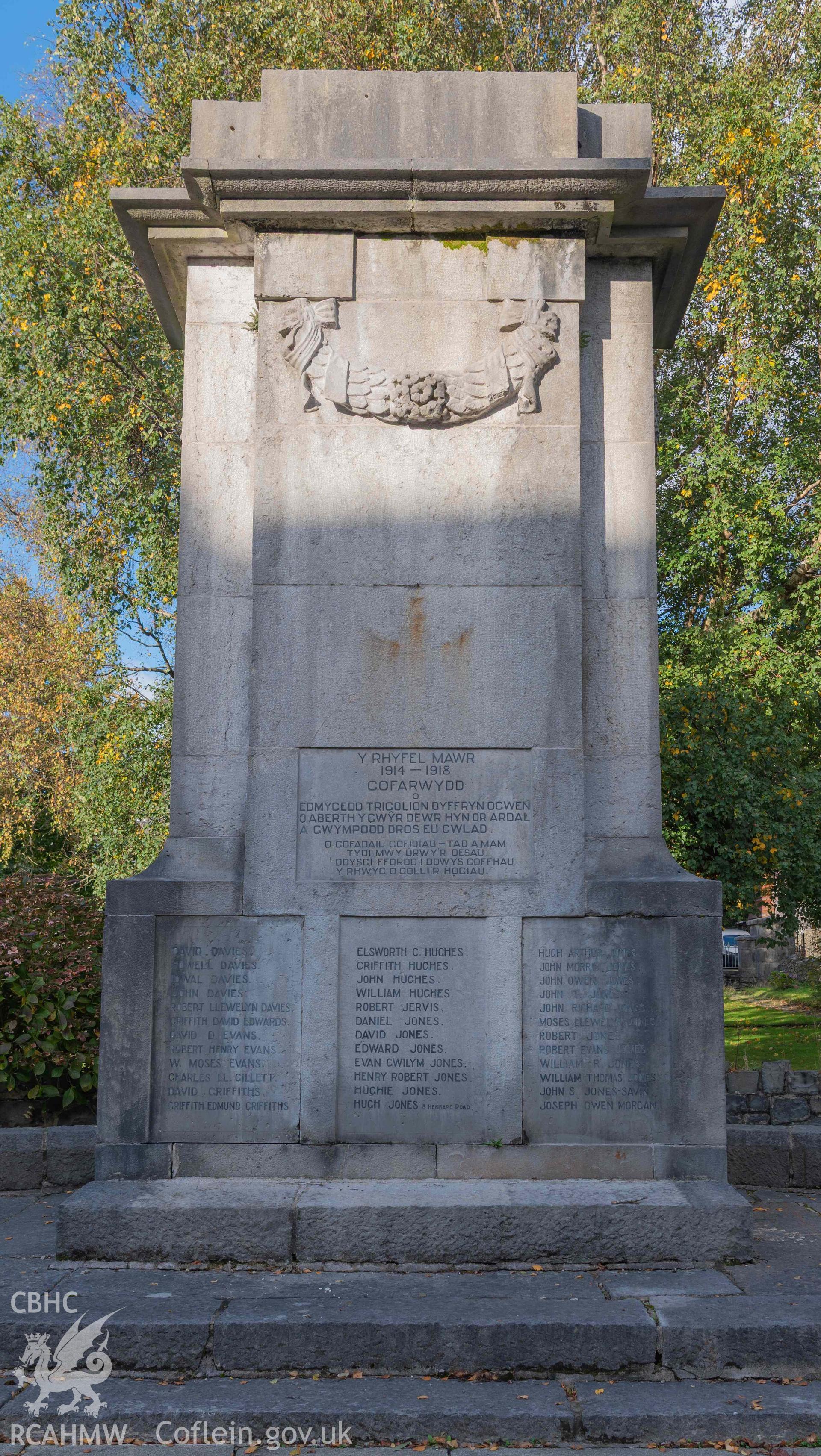 Bethesda War Memorial - Detailed view of a plinth commemorating those who died in the First World War, taken from South-West