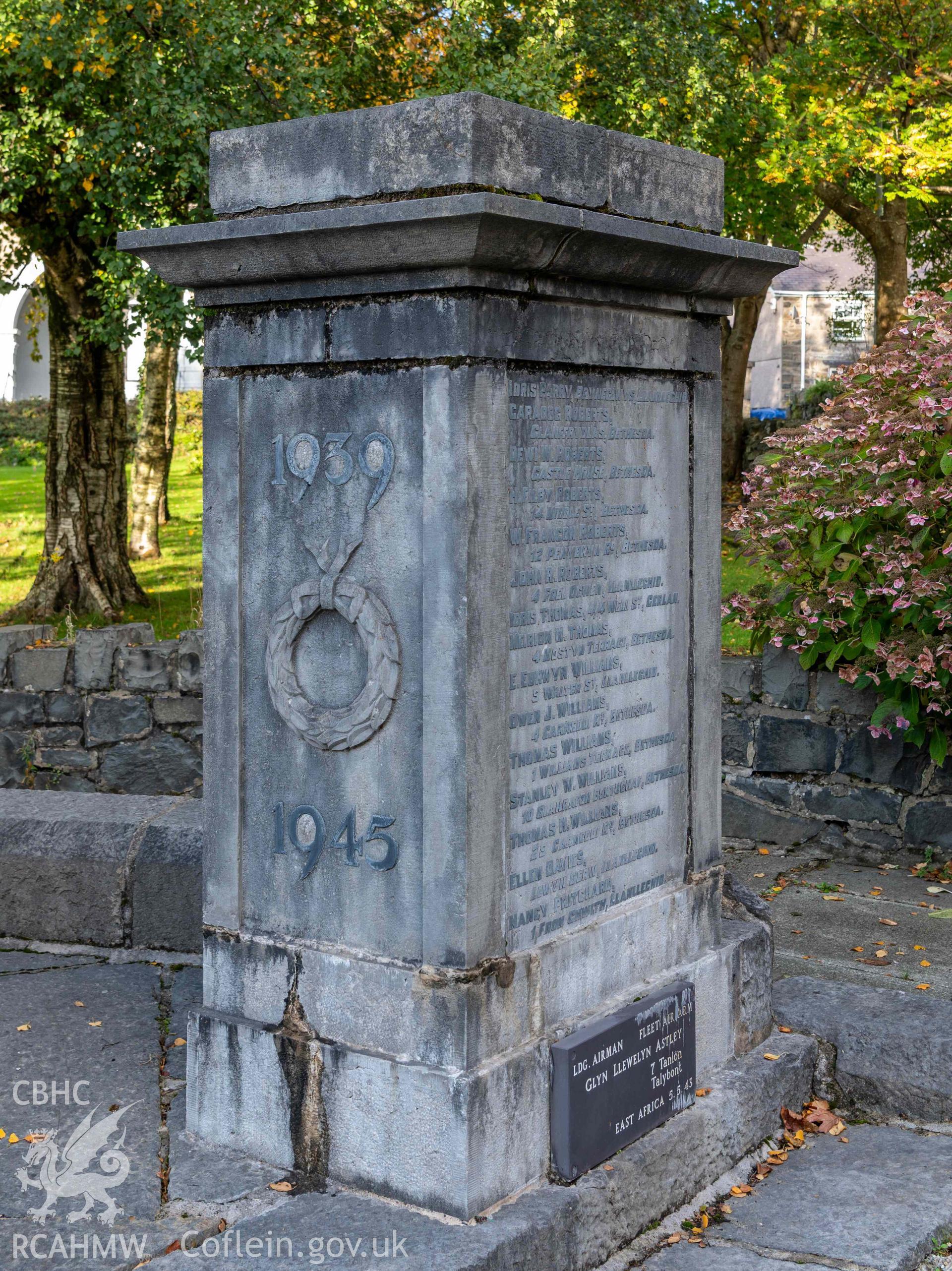 Bethesda War Memorial - Detailed view of the front and side panels of a plinth commemorating those who died in the Second World War, taken from South