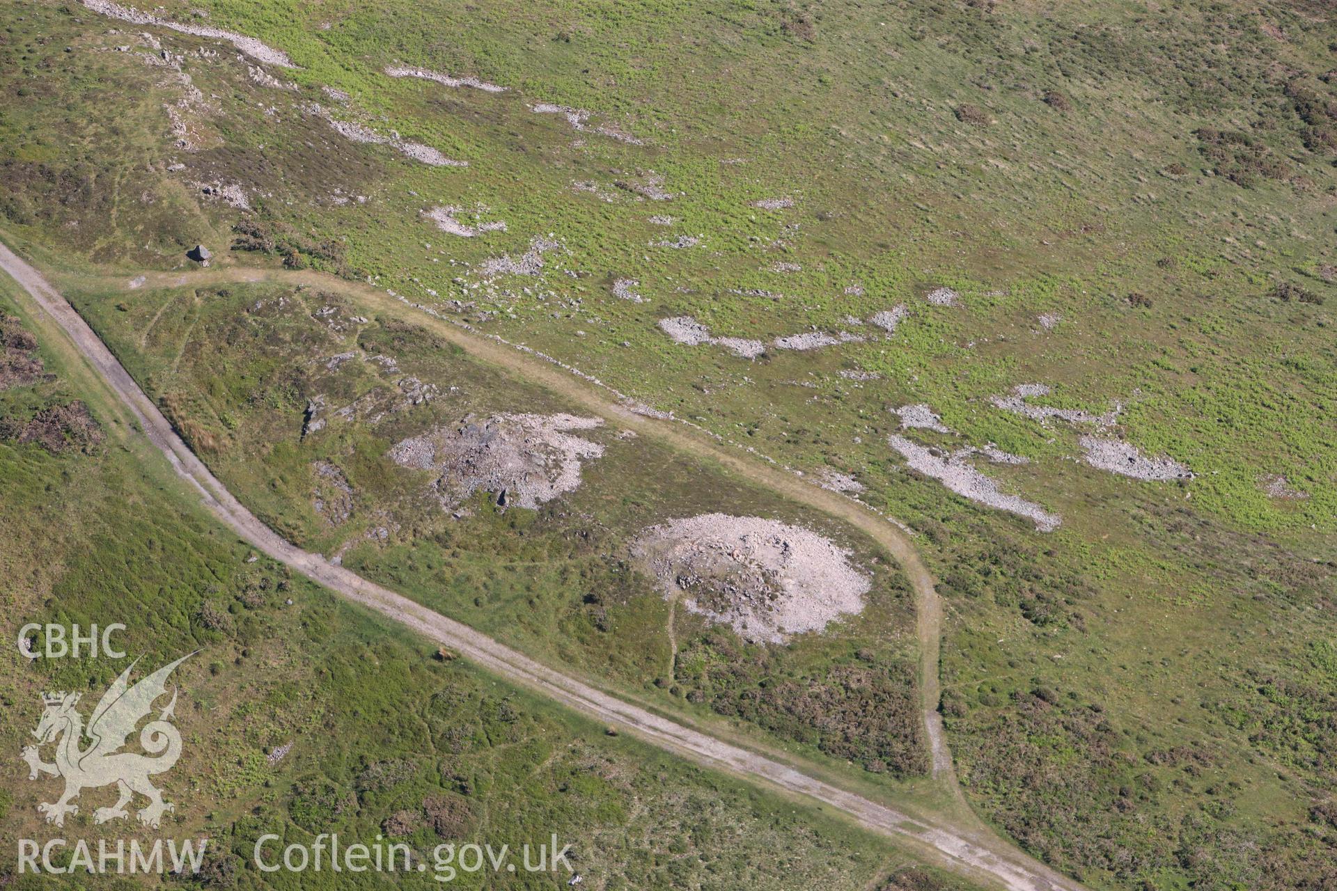 RCAHMW Colour Oblique Digital Aerial Photographs: Cairns on Cefn Bryn