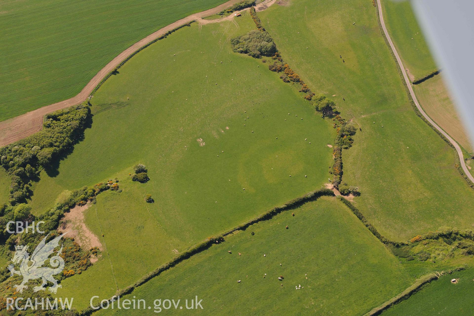 RCAHMW Colour Oblique Digital Aerial Photographs: Western Slade, circular markings in grass, probably non-archaeological