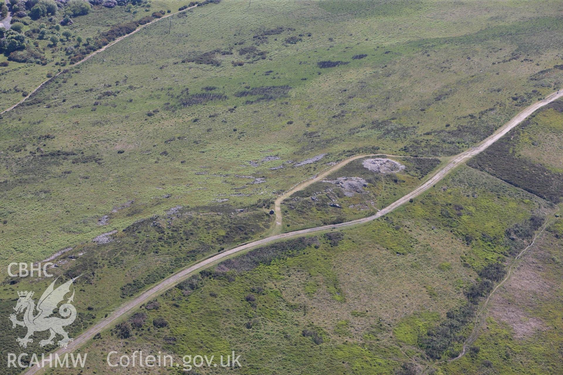 RCAHMW Colour Oblique Digital Aerial Photographs: Cairns on Cefn Bryn