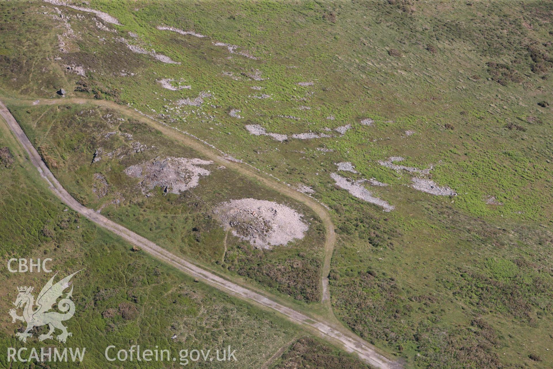 RCAHMW Colour Oblique Digital Aerial Photographs: Cairns on Cefn Bryn