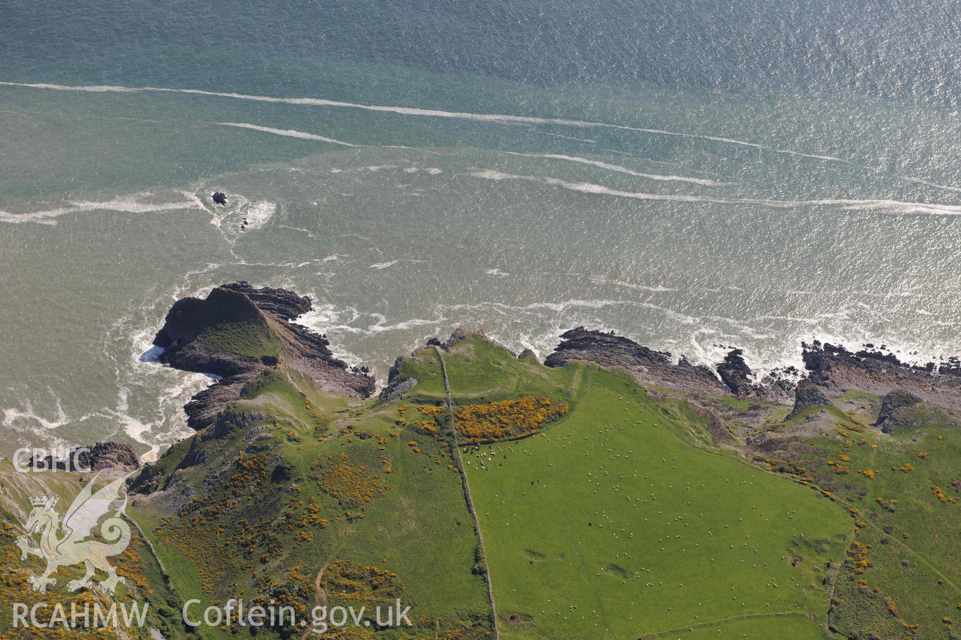 RCAHMW Colour Oblique Digital Aerial Photographs: The Knave promontory fort