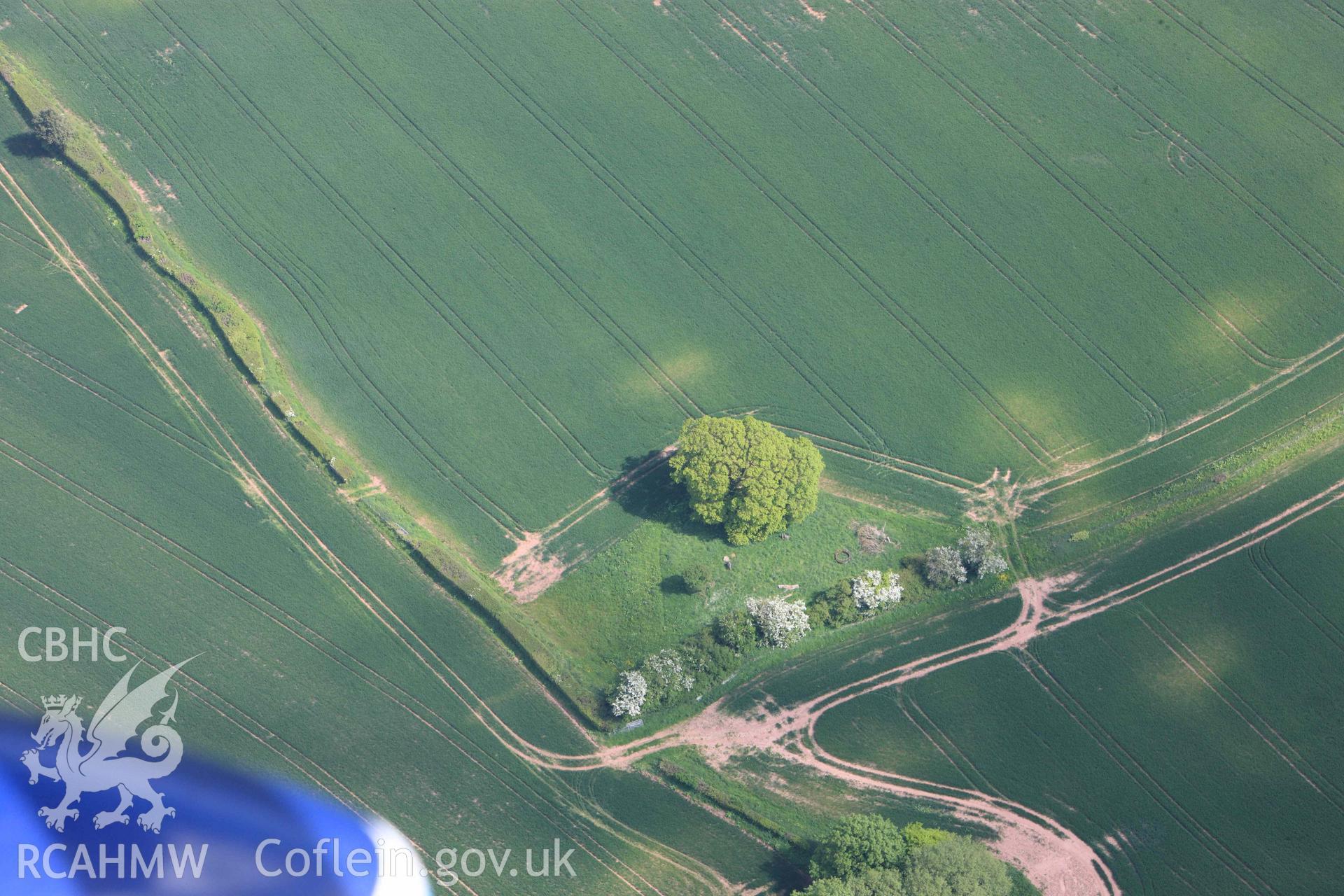 RCAHMW Colour Oblique Digital Aerial Photographs: Pipton Long Cairn