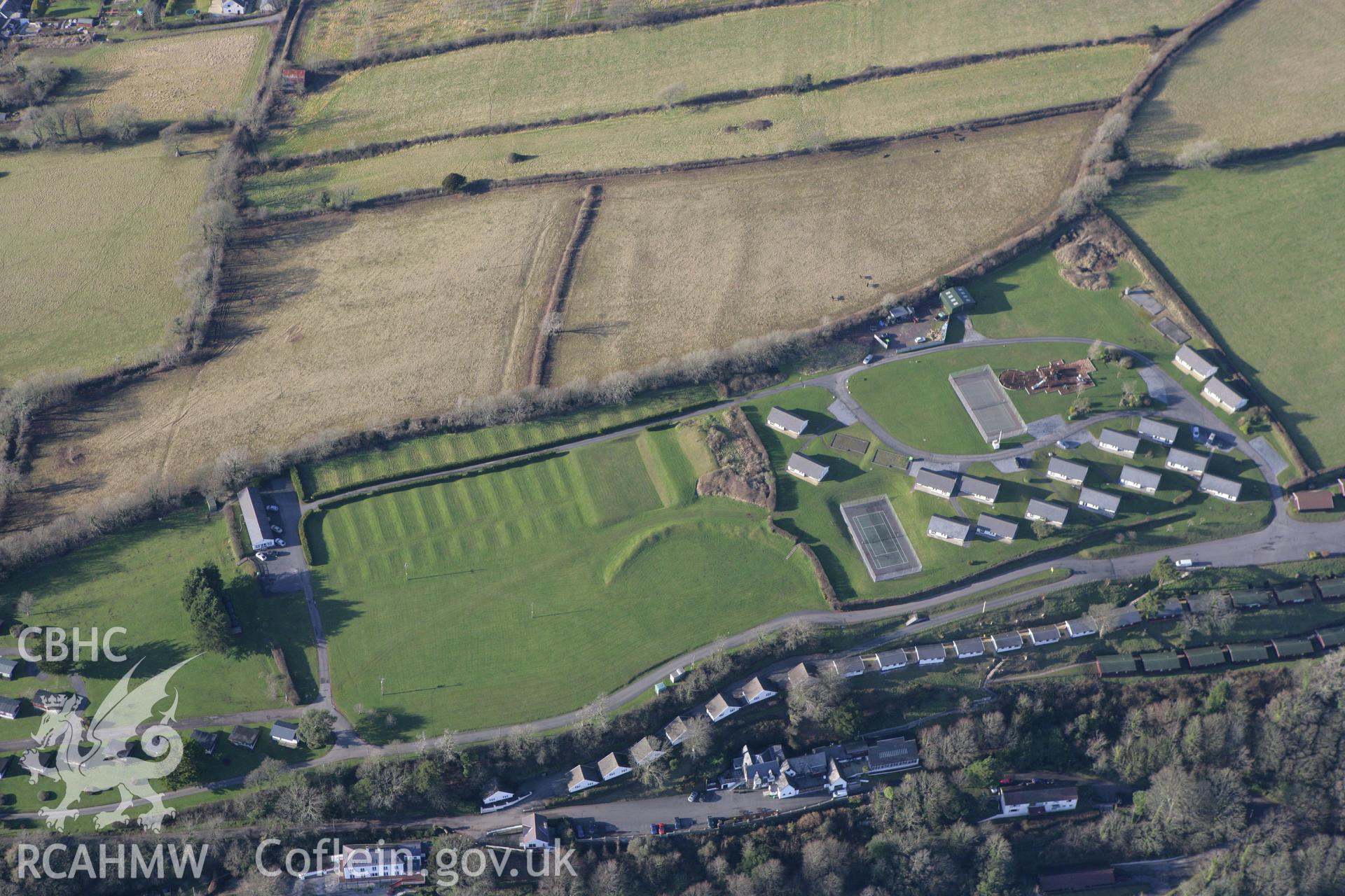 RCAHMW colour oblique photograph of Glan-y-Mor Fort, Laugharne. Taken by Toby Driver on 11/02/2009.