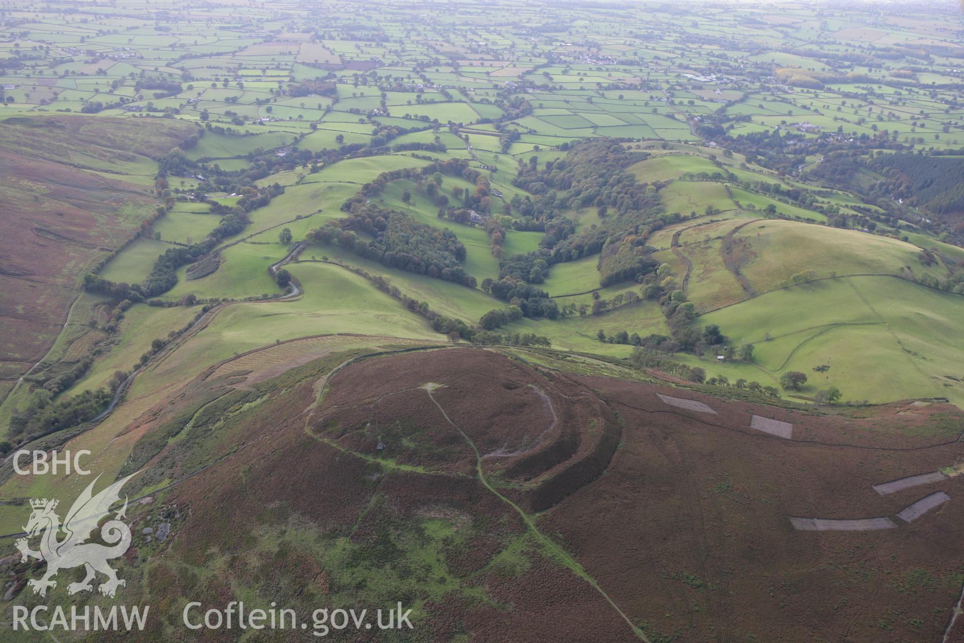 RCAHMW colour oblique aerial photograph of Moel Arthur Hillfort. Taken on 13 October 2009 by Toby Driver
