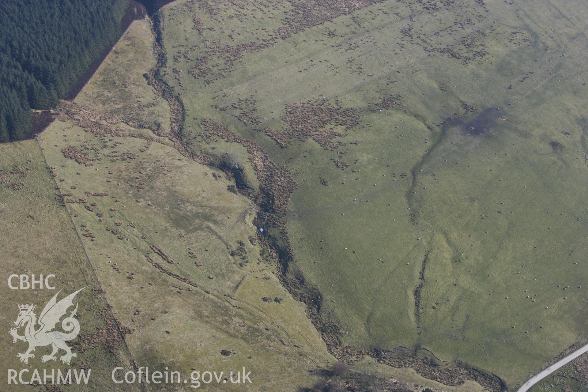 RCAHMW colour oblique photograph of Hafod Nant y Griafolen. Taken by Toby Driver on 18/03/2009.