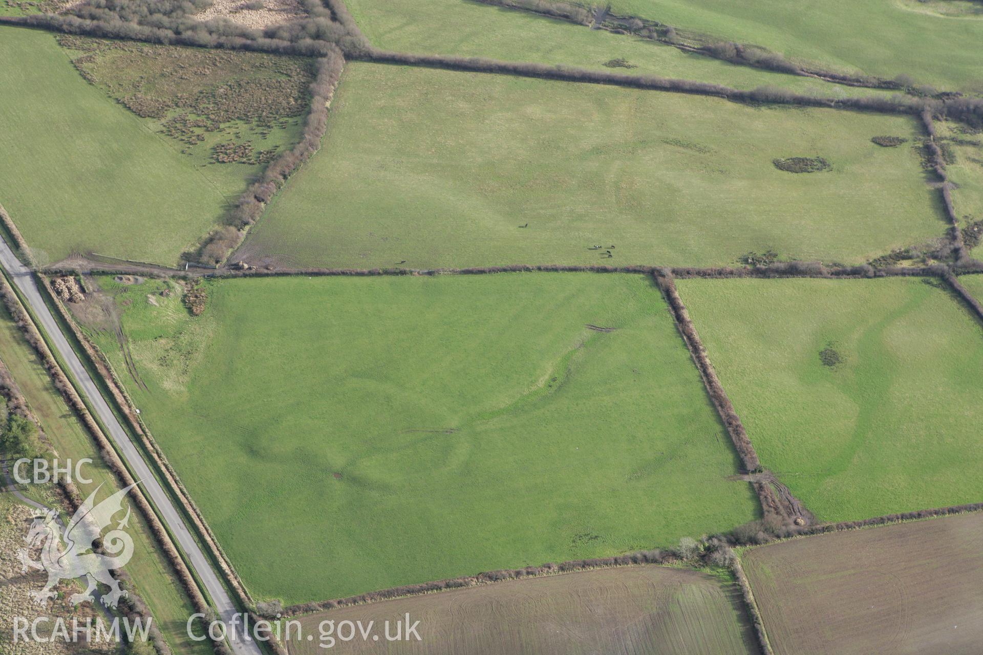 RCAHMW colour oblique photograph of South Cuckoo enclosure, Haverfordwest. Taken by Toby Driver on 11/02/2009.