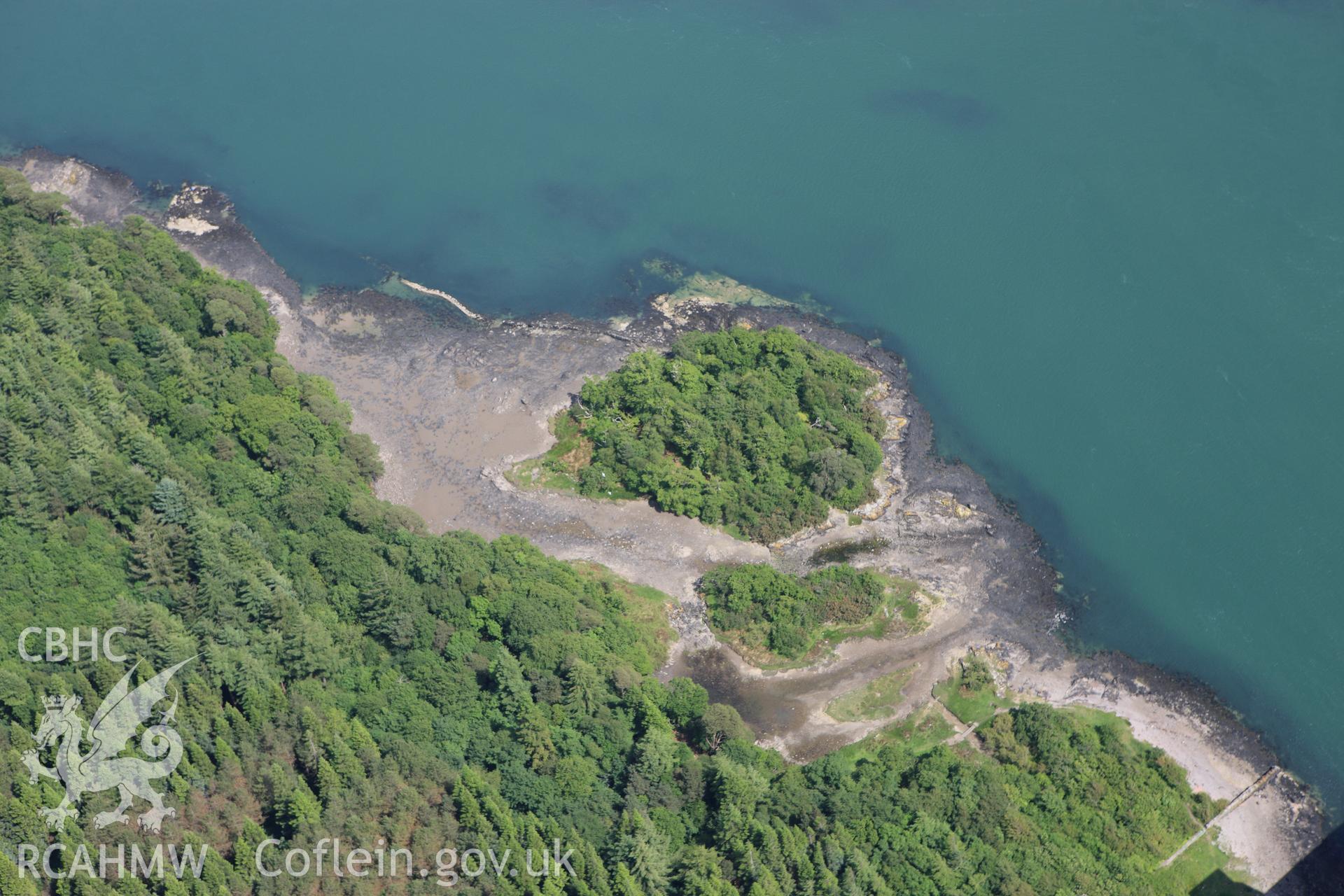RCAHMW colour oblique aerial photograph of Coed Mor Fish Weir. Taken on 16 June 2009 by Toby Driver