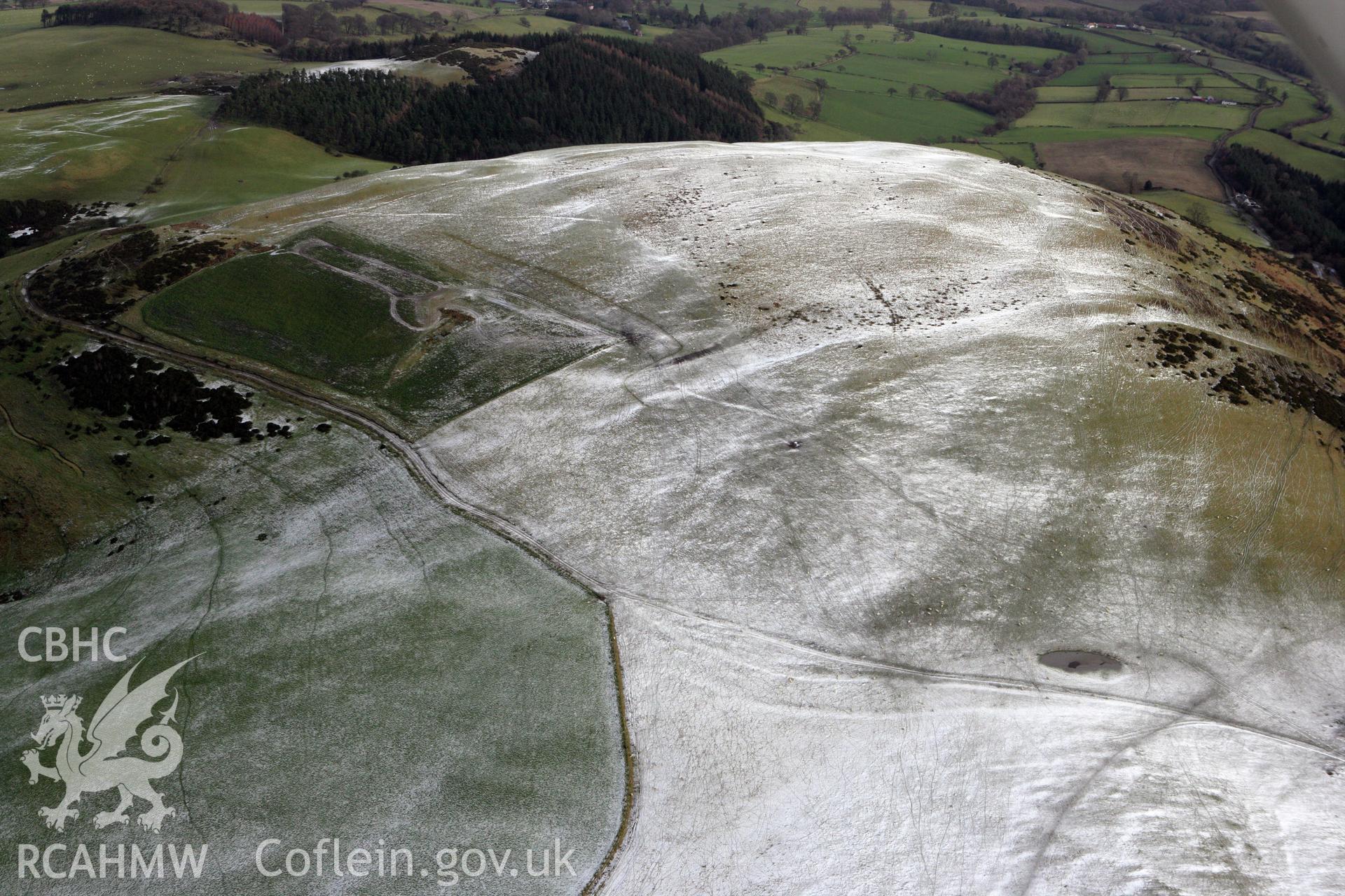 RCAHMW colour oblique photograph of Moel Plas-yw summit from the west. Taken by Toby Driver on 21/01/2009.