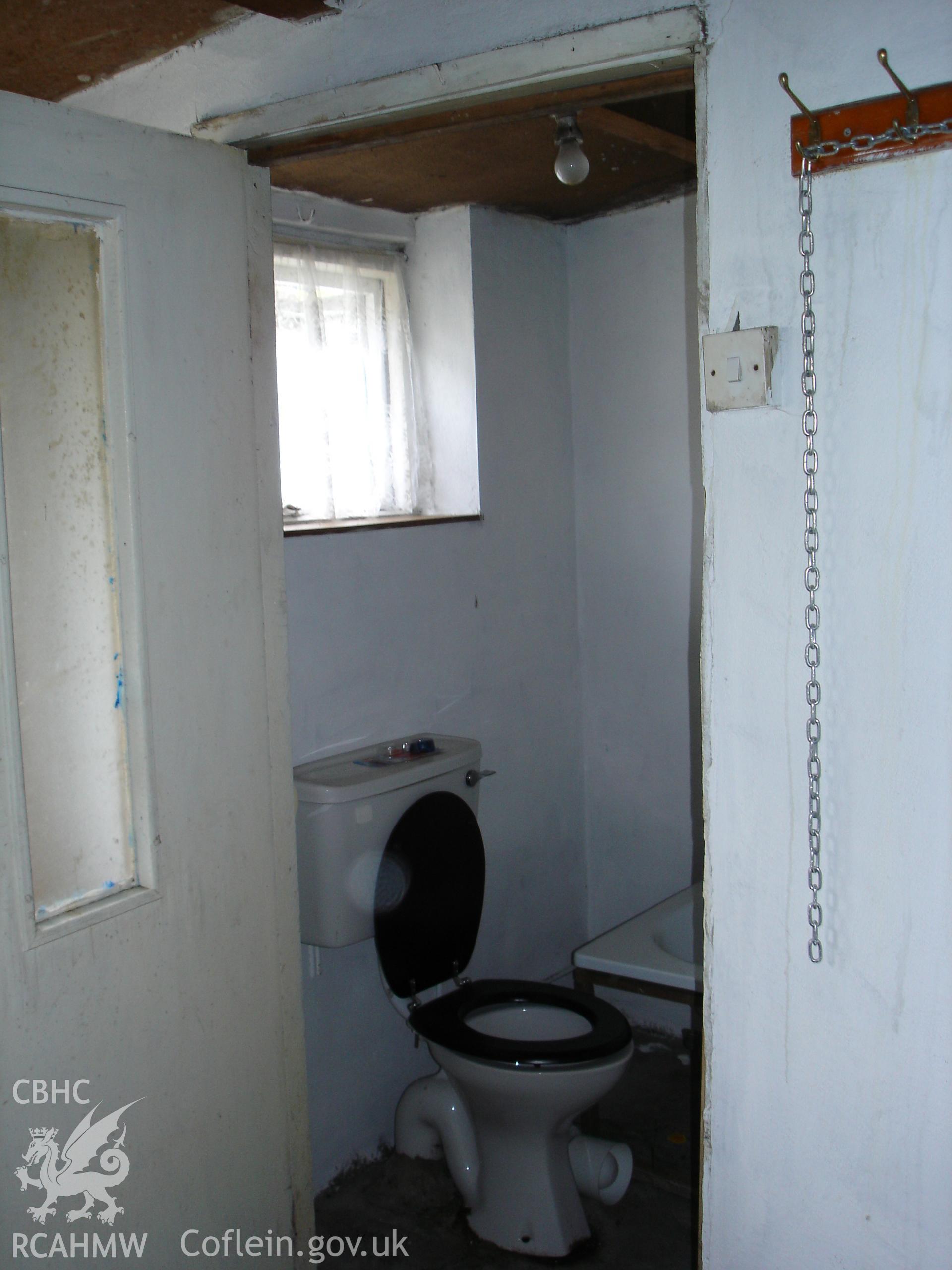 Colour digital photograph showing interior view (bathroom) of a cottage at Gelli Houses, Cymmer.