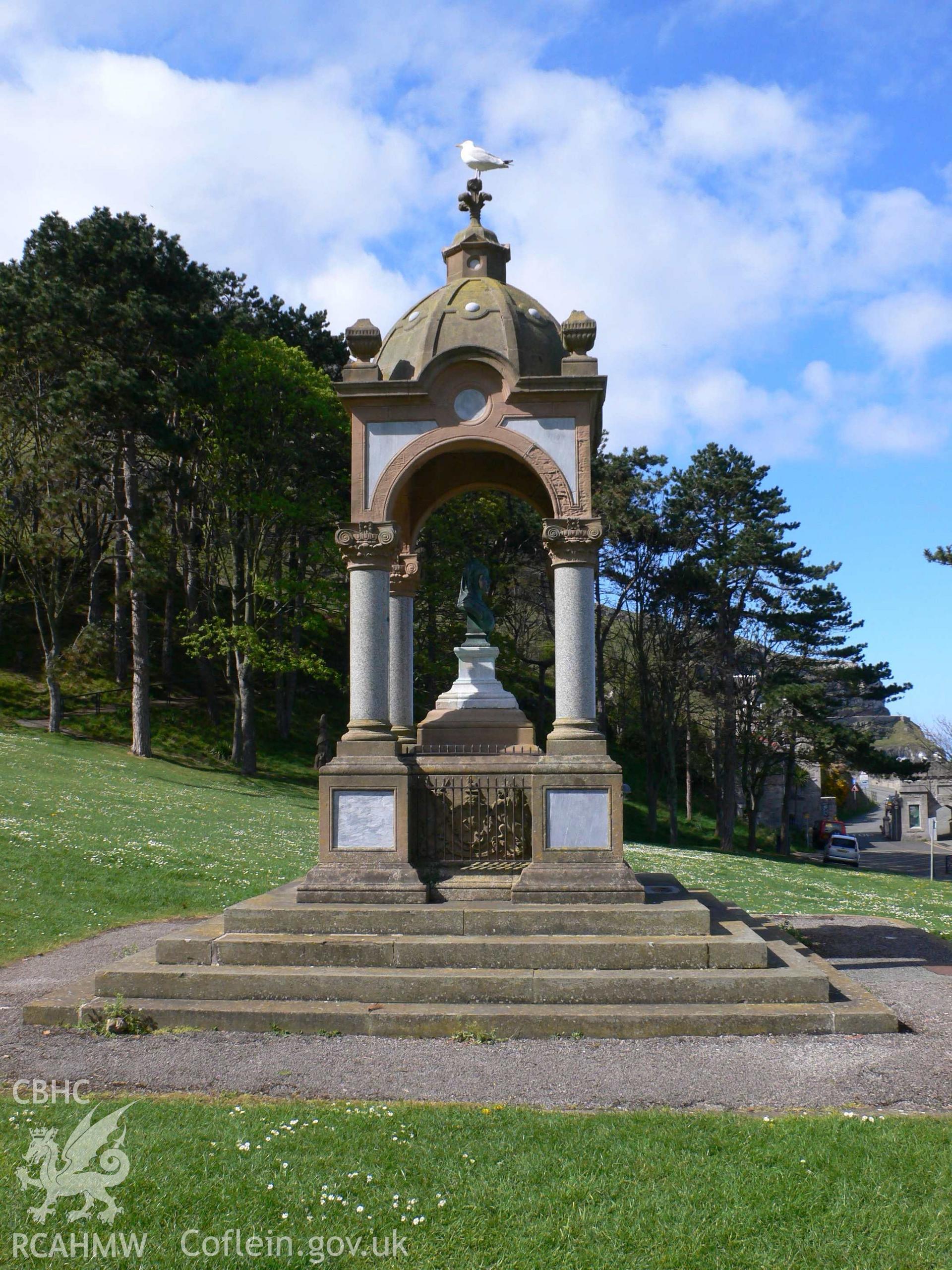 Jubilee Monument in Llandudno taken by David Howarth in 2009.